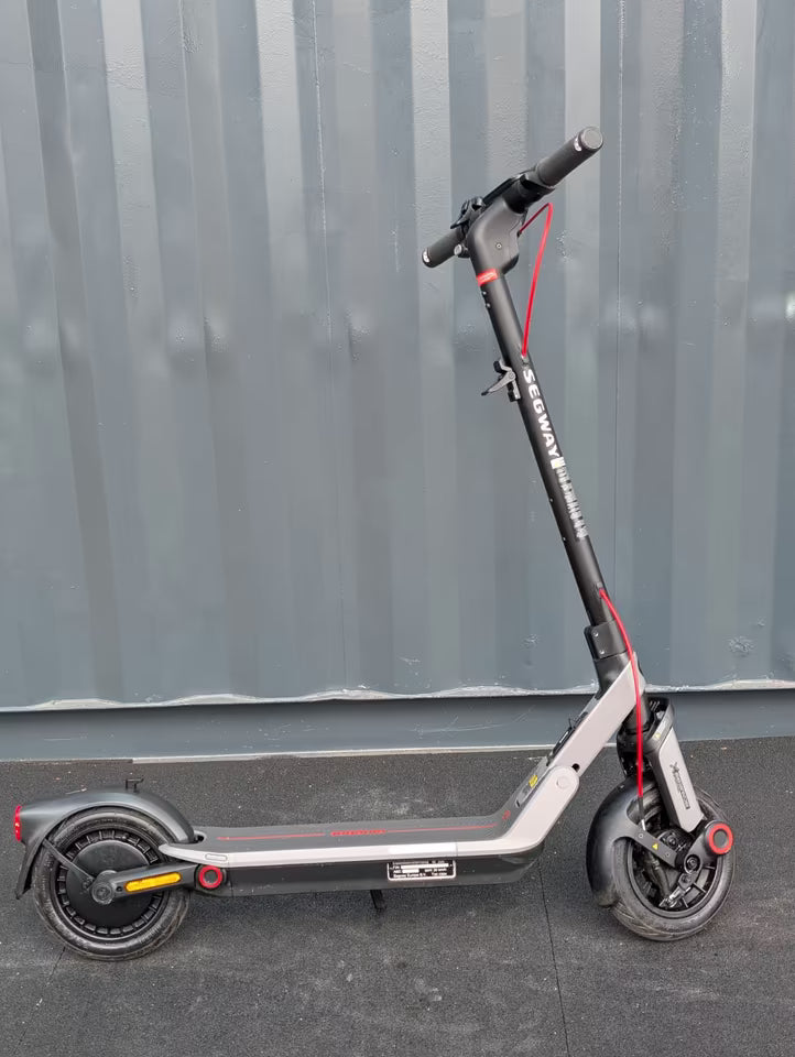 Segway Ninebot E3 Pro D E-Scooter | Sehr guter Zustand | 12 Monate Gewährleistung
