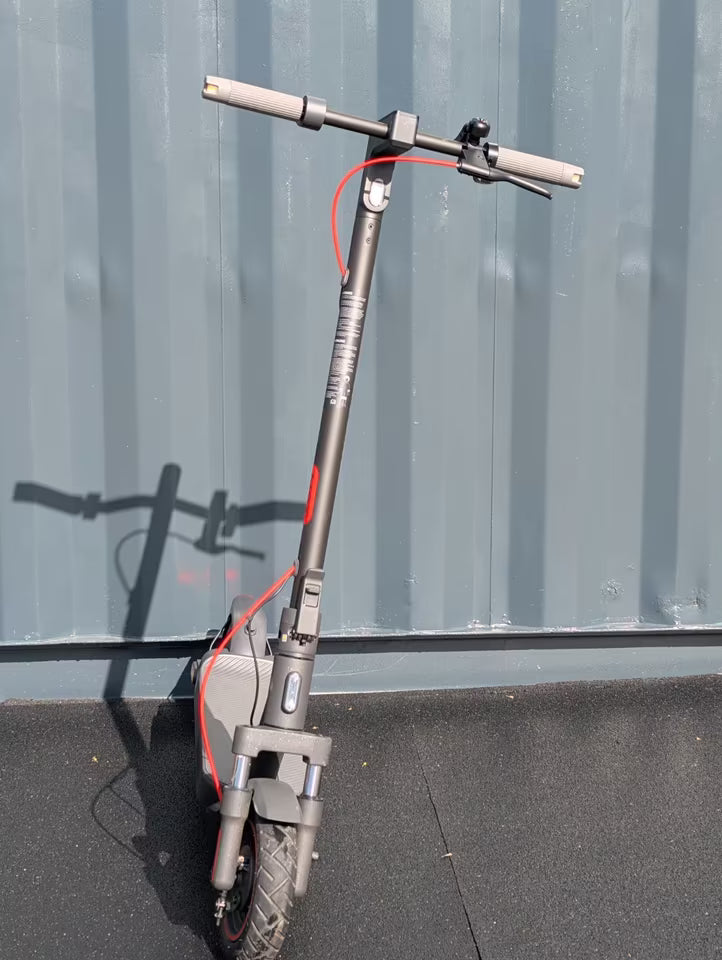 Xiaomi E-Scooter 5 Max (Neuwertig / Überholt) mit Straßenzulassung