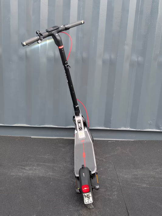 Segway Ninebot E3 Pro D E-Scooter | Sehr guter Zustand | 12 Monate Gewährleistung