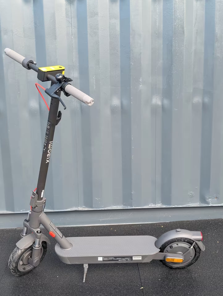 Xiaomi Scooter 5 E-Scooter | 60km Reichweite & Doppelfederung | Wie neu