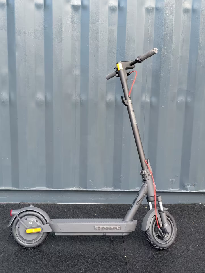 Xiaomi Scooter 5 E-Scooter | 60km Reichweite & Doppelfederung | Wie neu