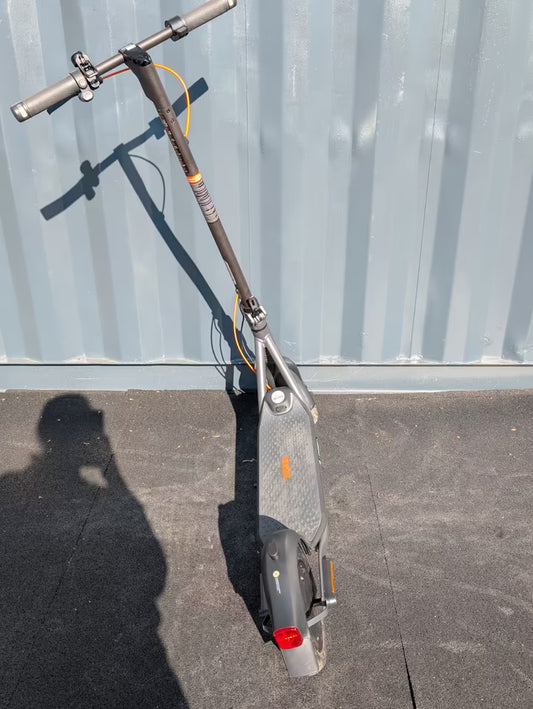 Segway Ninebot F2 Pro | 900W Power & Apple Find My!