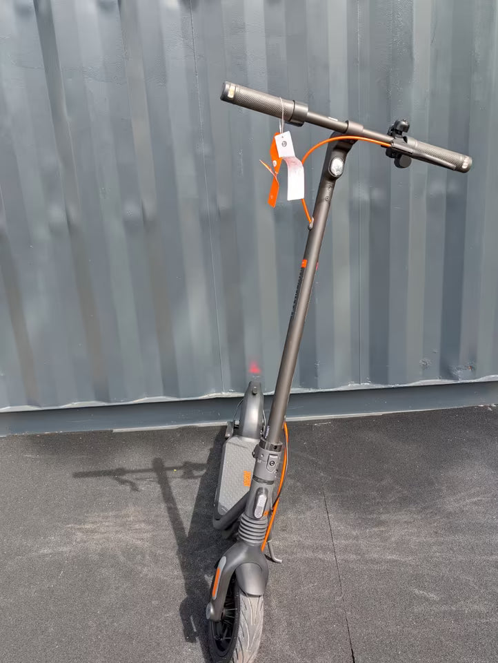 Segway-Ninebot F2 Pro E-Scooter | NEU & OVP | 55km Reichweite, Federung & Blinker + ABE